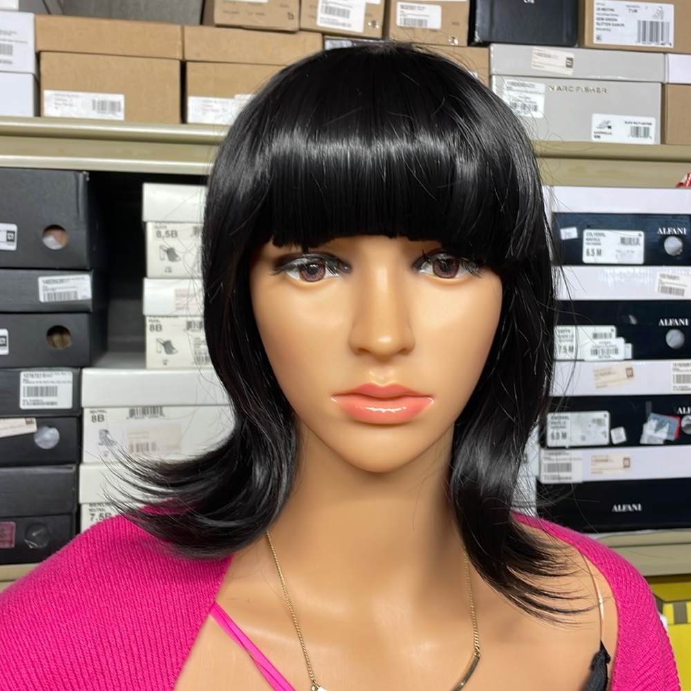 NWT 11/12” 1950s glam wig cosplay fun wig black bob wig straight blunt bangs OS